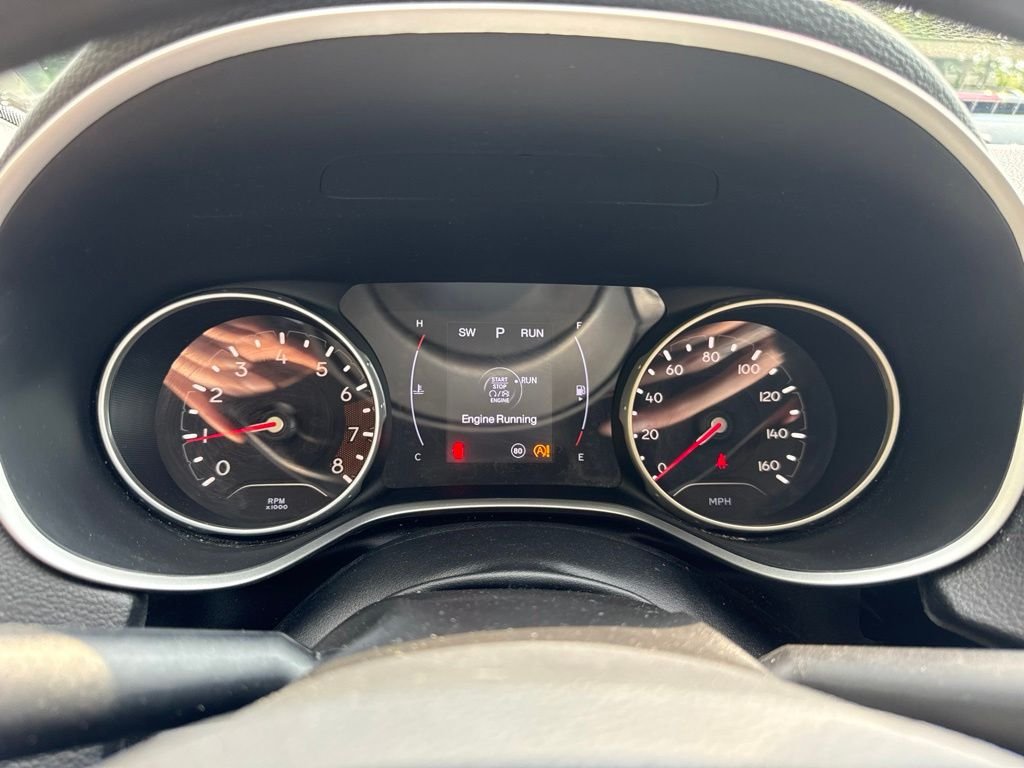 Used 2019 Gray Jeep Sport image 27