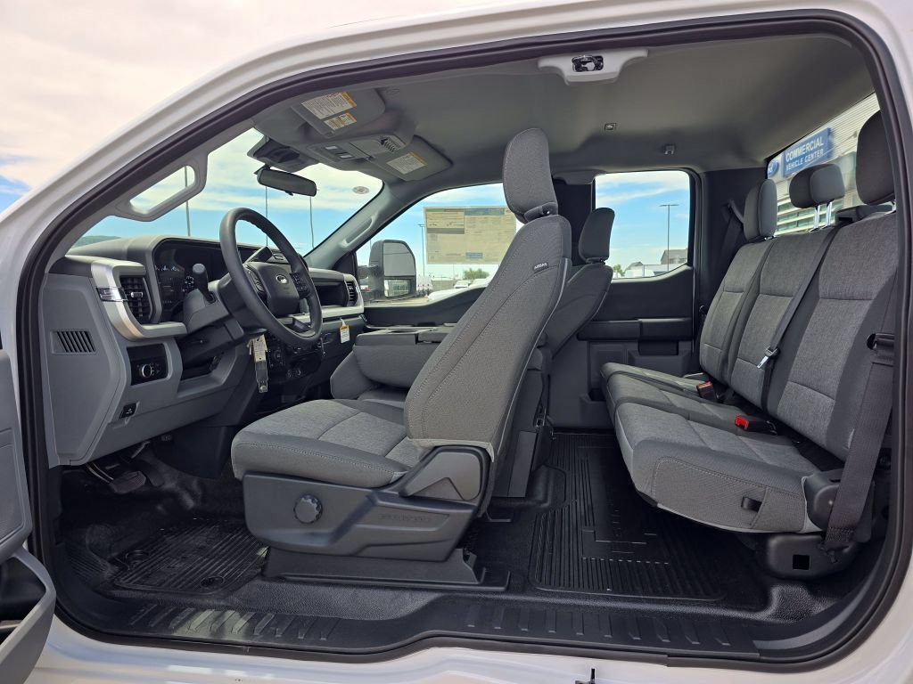 New 2026 Oxford White Ford XL image 31