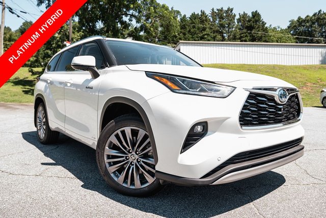 2021 Toyota Highlander Hybrid Platinum