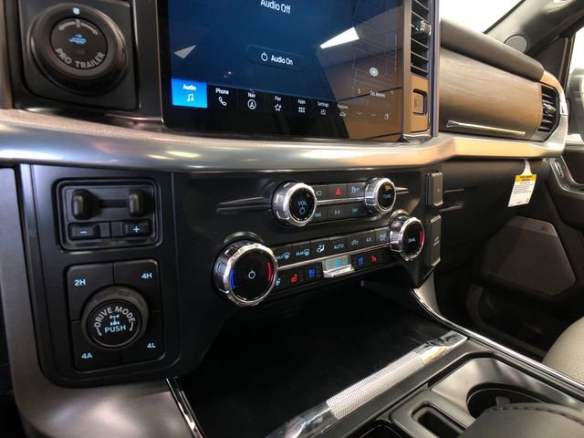 New 2026 Star White Metallic Tri-Coat Ford LARIAT image 17