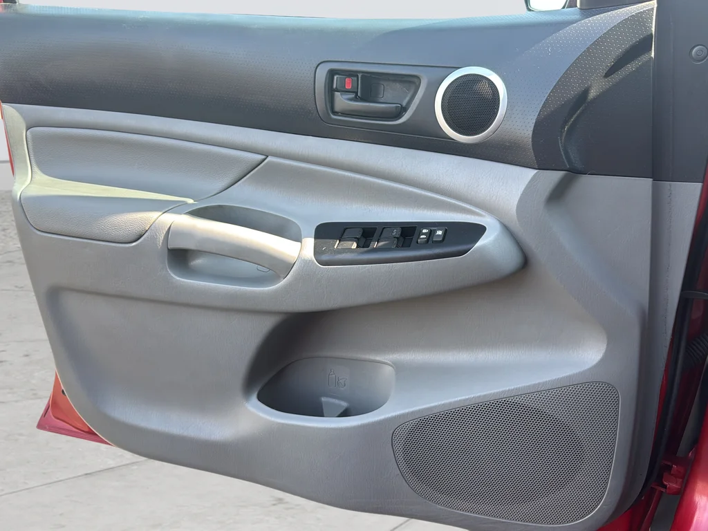 Used 2015 Red Toyota Base image 25