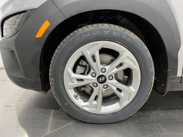 Used 2022 Silver Hyundai SEL image 20