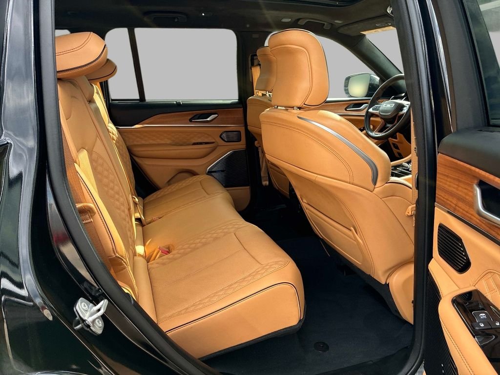 Used 2023 Black Jeep Summit Reserve image 10