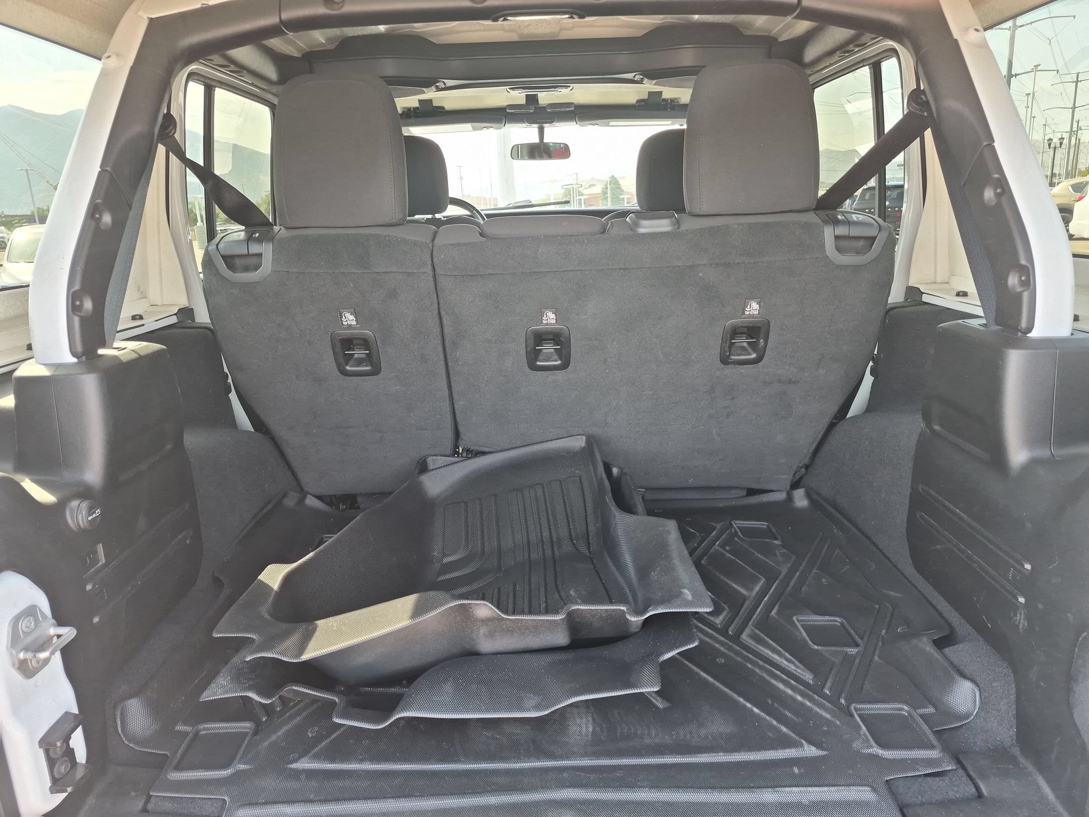 Used 2020 Bright White Clearcoat Jeep Sport S image 28