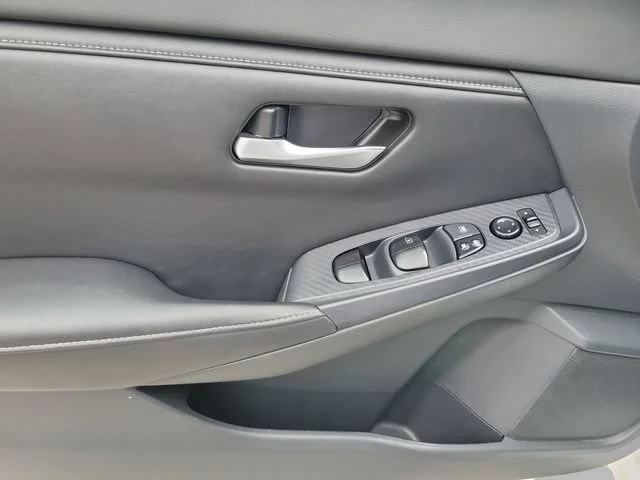 Used 2023 White Nissan SV image 16