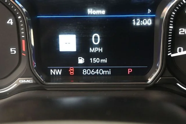 Used 2023 Green GMC AT4 image 21