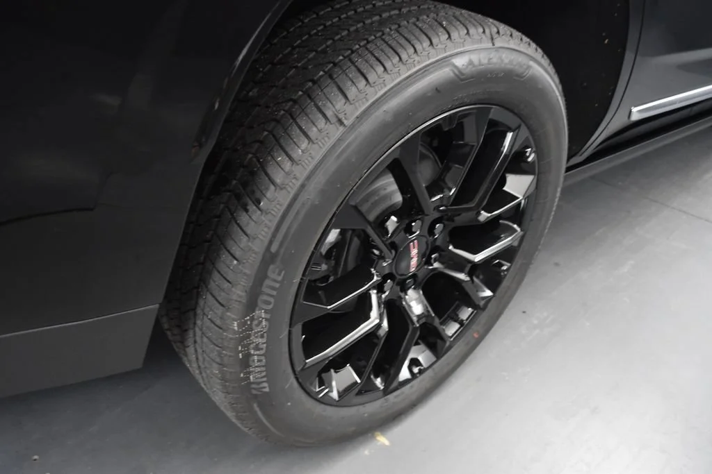 2026 GMC Yukon Denali - Photo 22