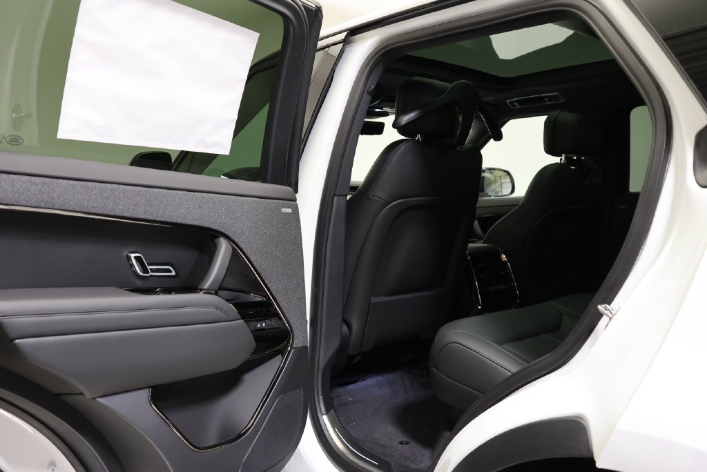 Certified Used 2026 Fuji White Land Rover Dynamic SE image 35