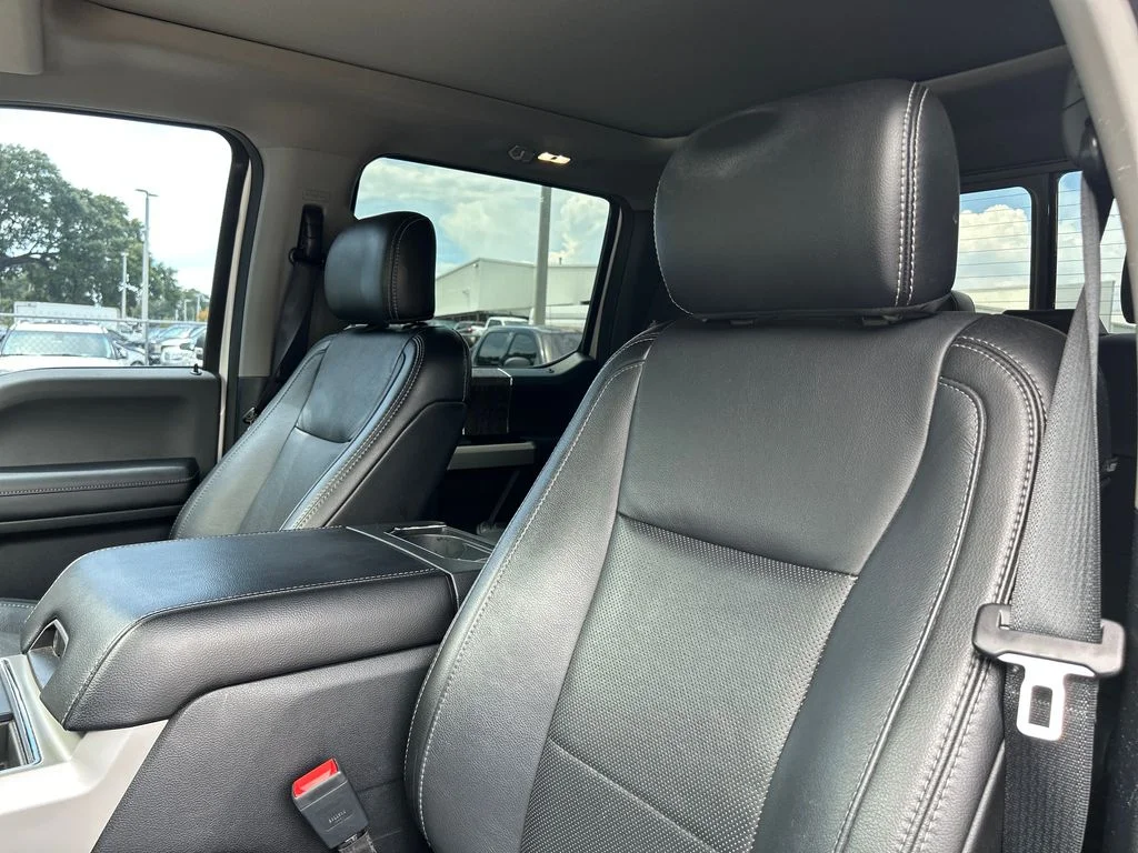 Used 2019 White Ford Lariat image 10