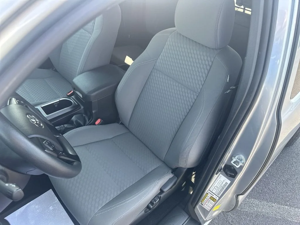 Used 2022 Silver Toyota SR image 17