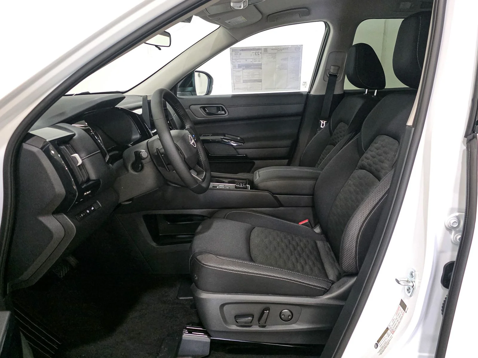 New 2026 Everest White Pearl TriCoat Nissan SV image 19