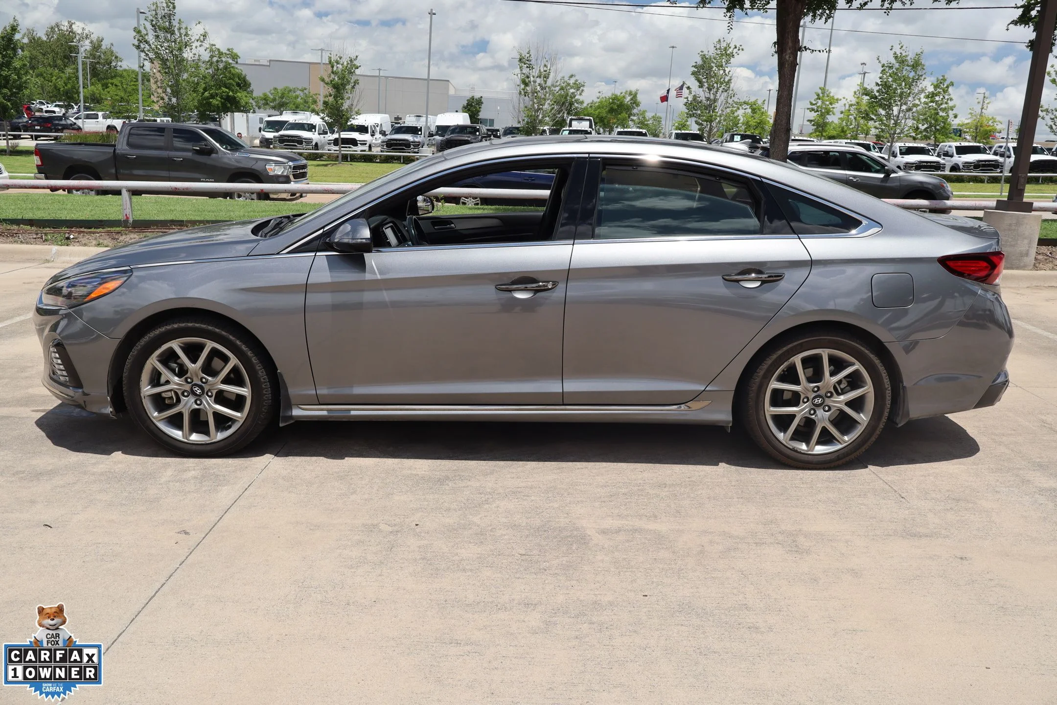 Used 2018 Gray Hyundai Limited image 7