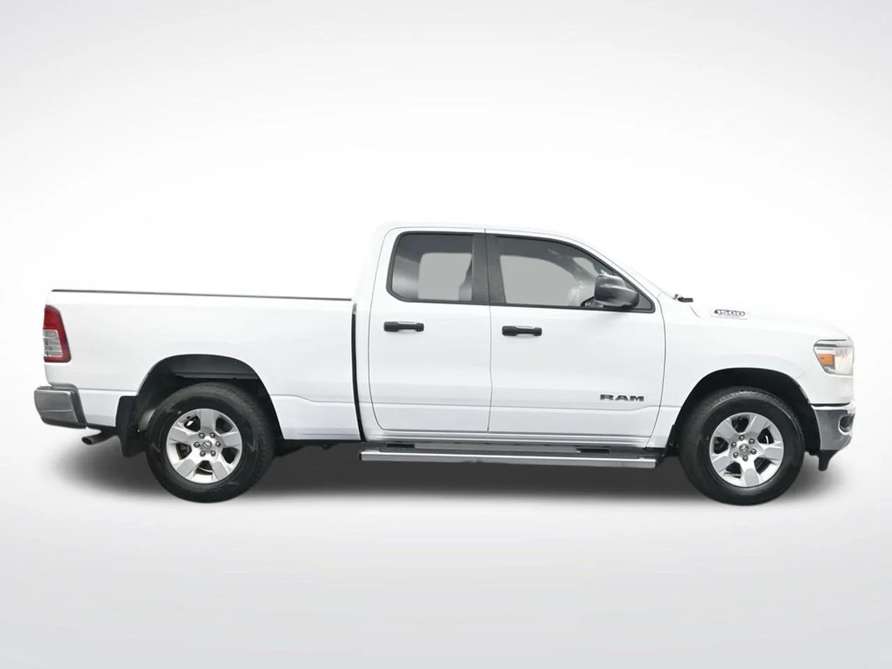 Used 2023 White Ram Big Horn/Lone Star image 4
