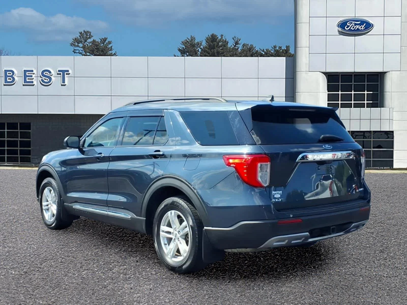 Used 2022 Stone Blue Ford XLT image 4
