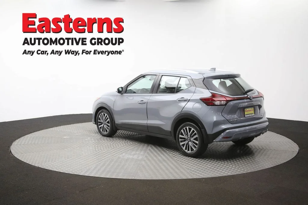 Used 2021 Gray Nissan SV image 63