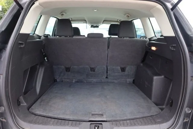 Used 2015  Ford S image 31