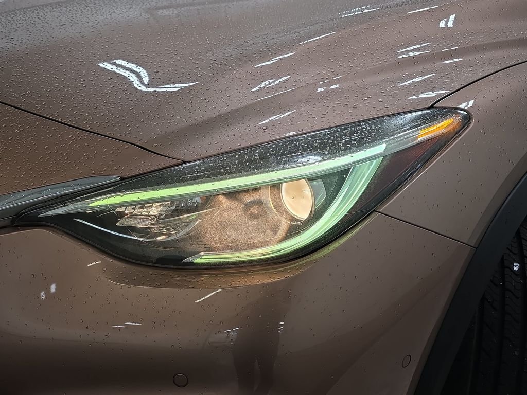 Used 2017 Liquid Copper INFINITI Premium image 29