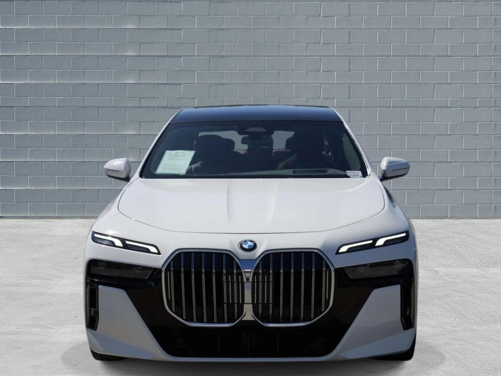 Used 2023 Alpine White BMW 740i Sedan image 2