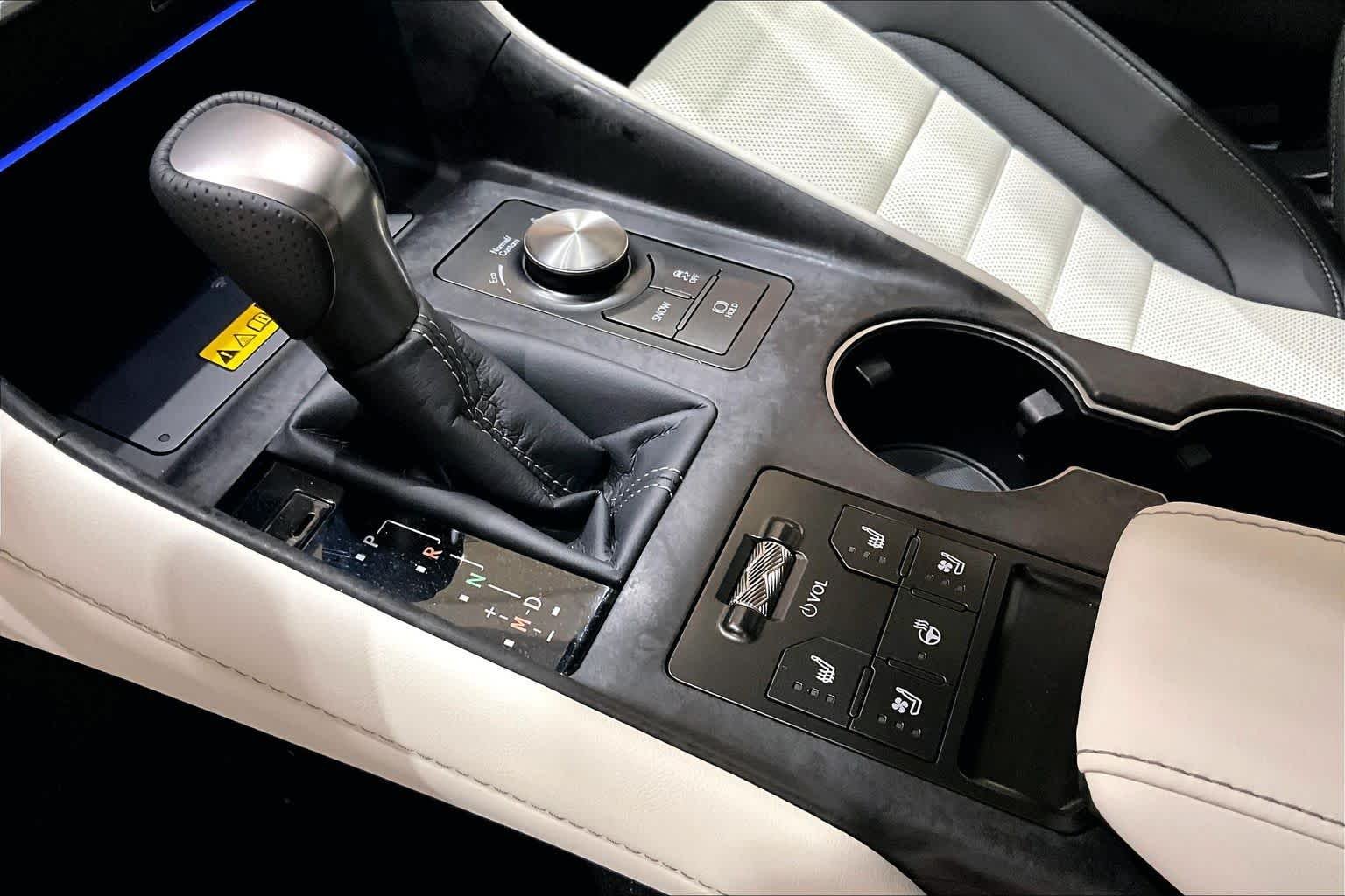 2026 Lexus IS 350 F SPORT - Photo 11