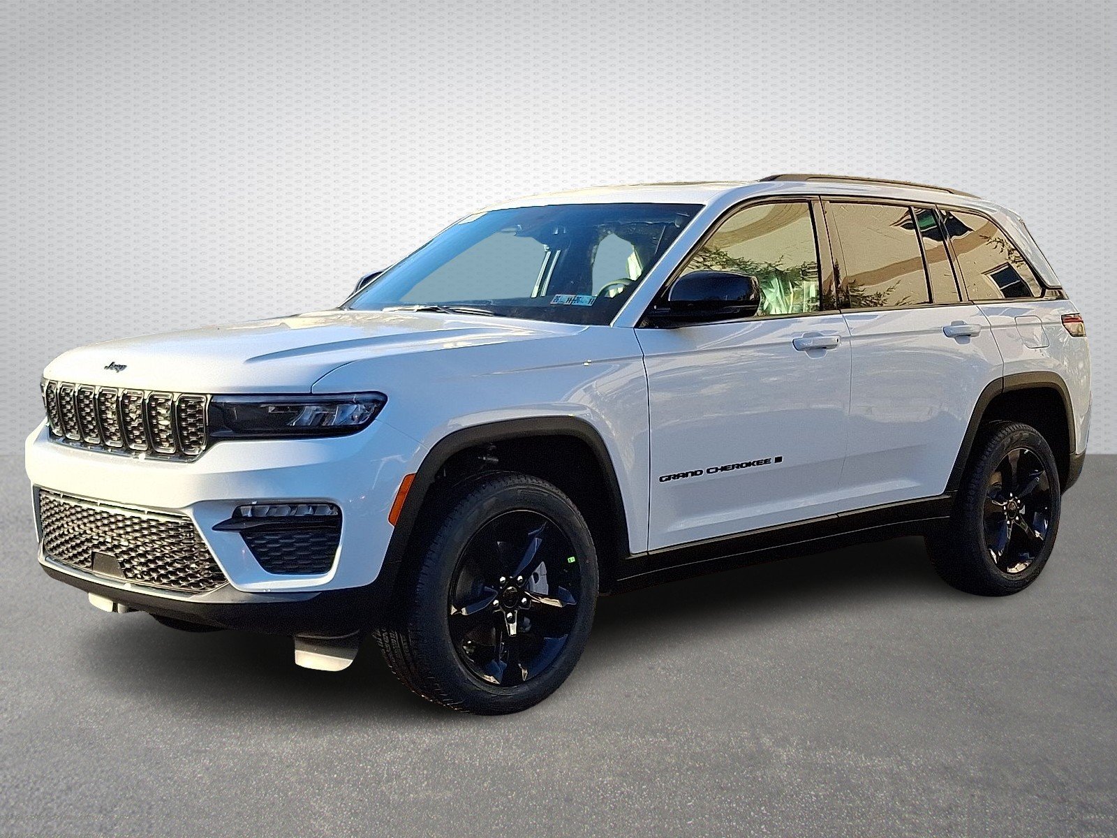New 2025 Bright White Clear-Coat Exterior Paint Jeep Limited 4x4 image 3