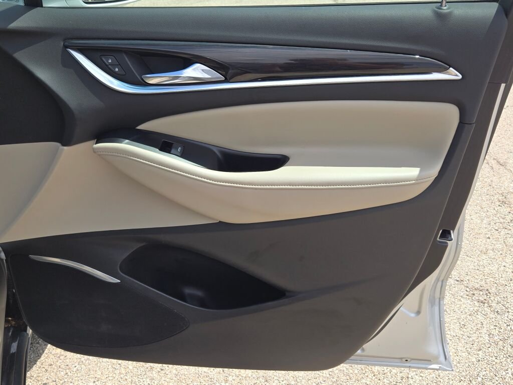 Used 2018 Silver Buick Essence image 7