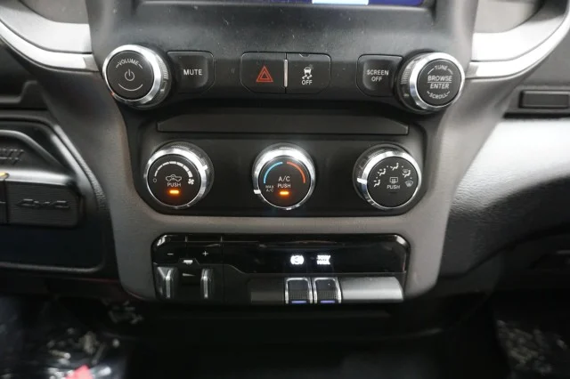 Used 2024 WHITE Ram Big Horn image 34