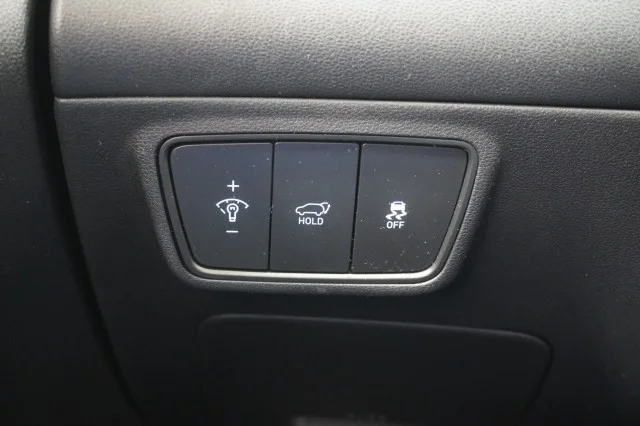 Used 2024  Hyundai SEL image 26