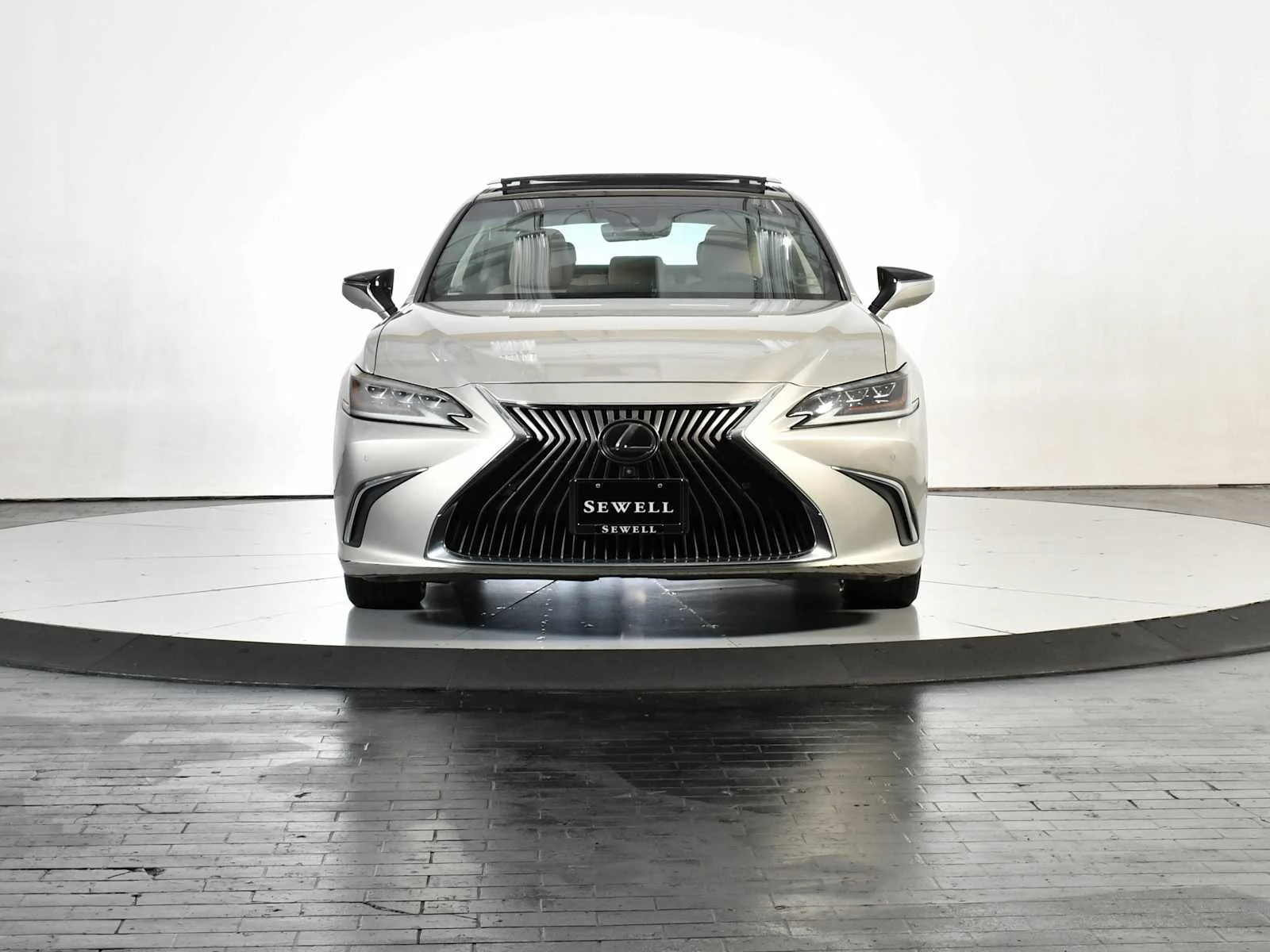 Used 2019 Moonbeam Beige Metallic Lexus Ultra Luxury image 10