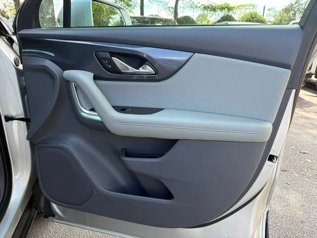 Used 2020 SILVER ICE METALLIC Chevrolet LT image 14