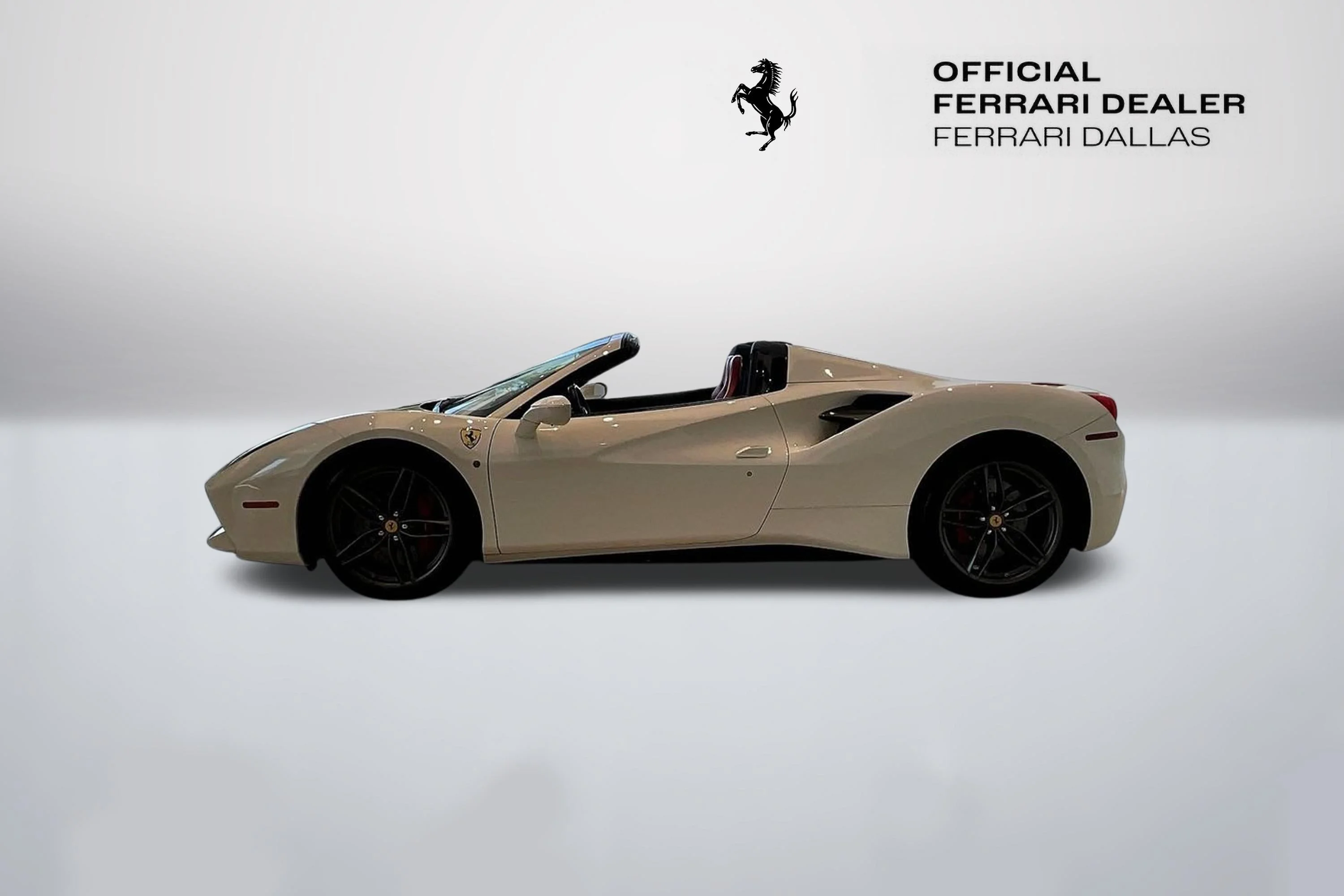 Used 2017 Bianco Avus Ferrari  image 8
