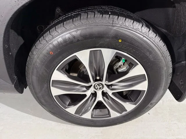 Used 2022 Gray Toyota XLE image 7