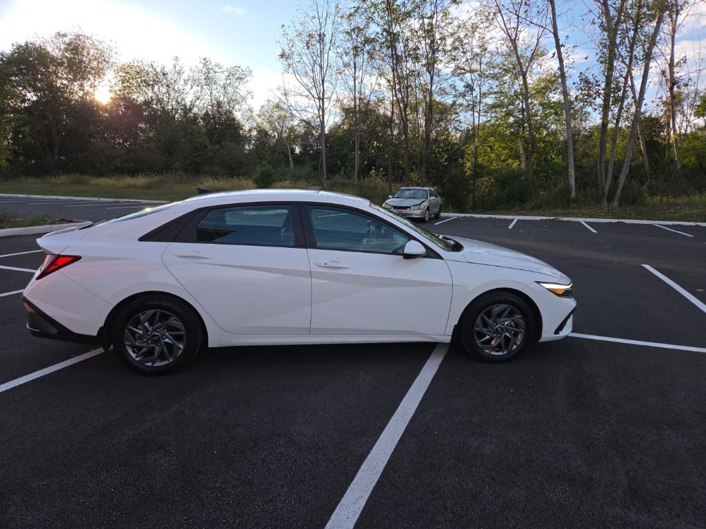Certified Used 2024 White Hyundai SEL image 5