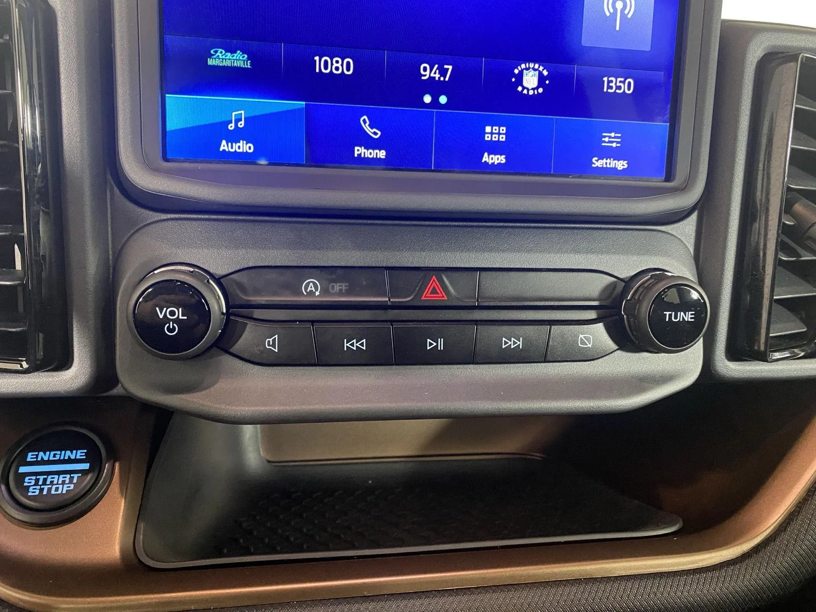 Used 2024 Atlas Blue Ford Outer Banks image 12