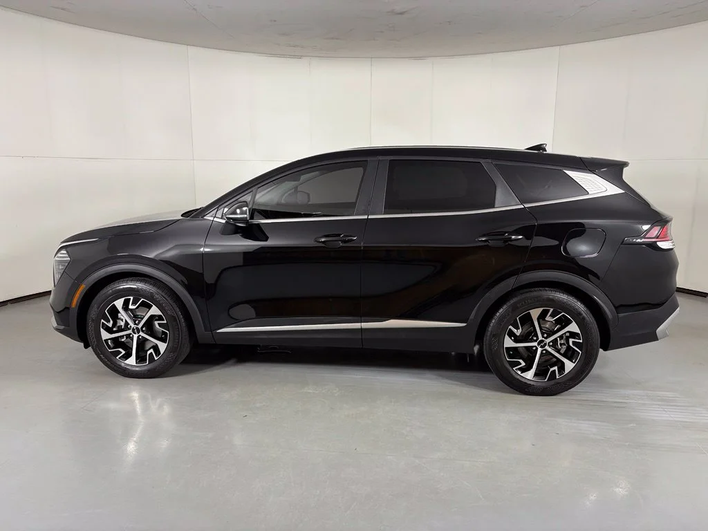 Used 2024 Black Kia EX image 5