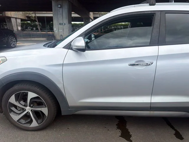 Used 2017 Silver Hyundai Limited image 3