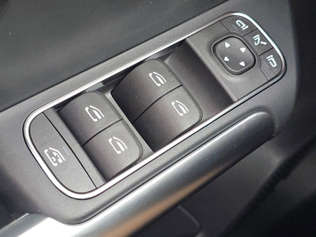 New 2026 MANUFAKTUR Alpine Grey Mercedes-Benz GLA 35 AMG® image 64