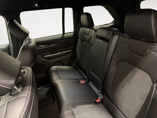 2025 Jeep Grand Cherokee Altitude - Photo 13