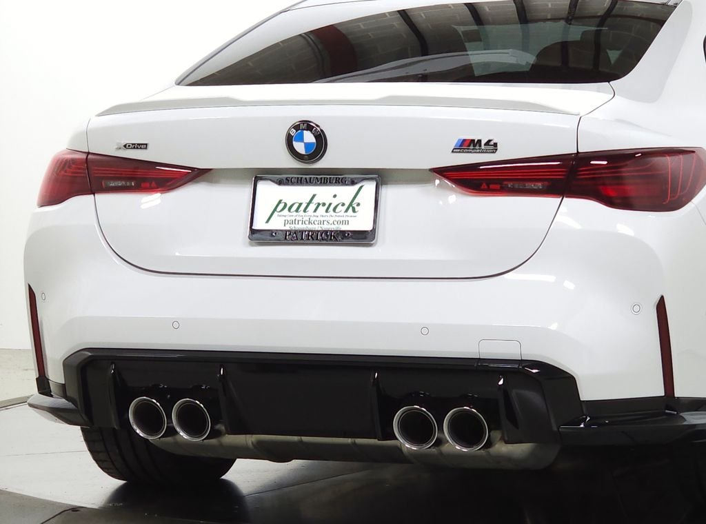 Used 2026 Alpine White BMW Competition image 10