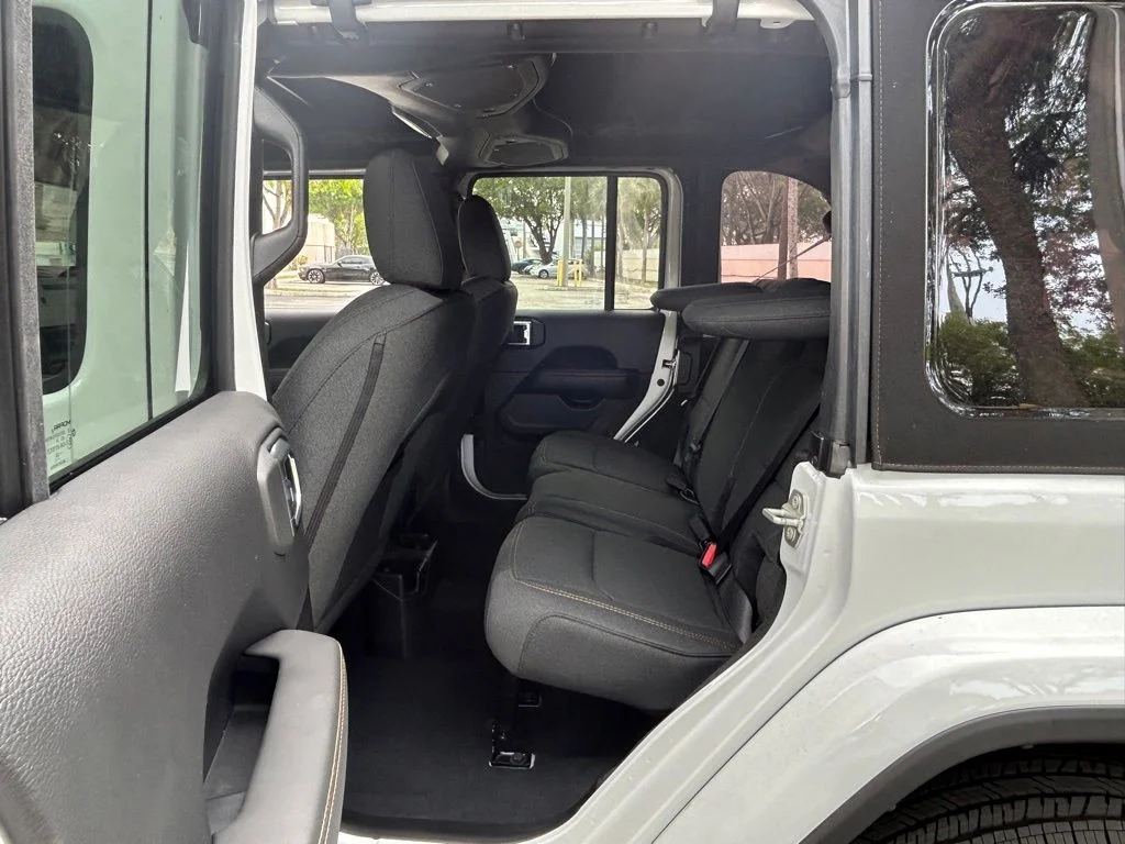 Used 2024 White Jeep Sahara image 29