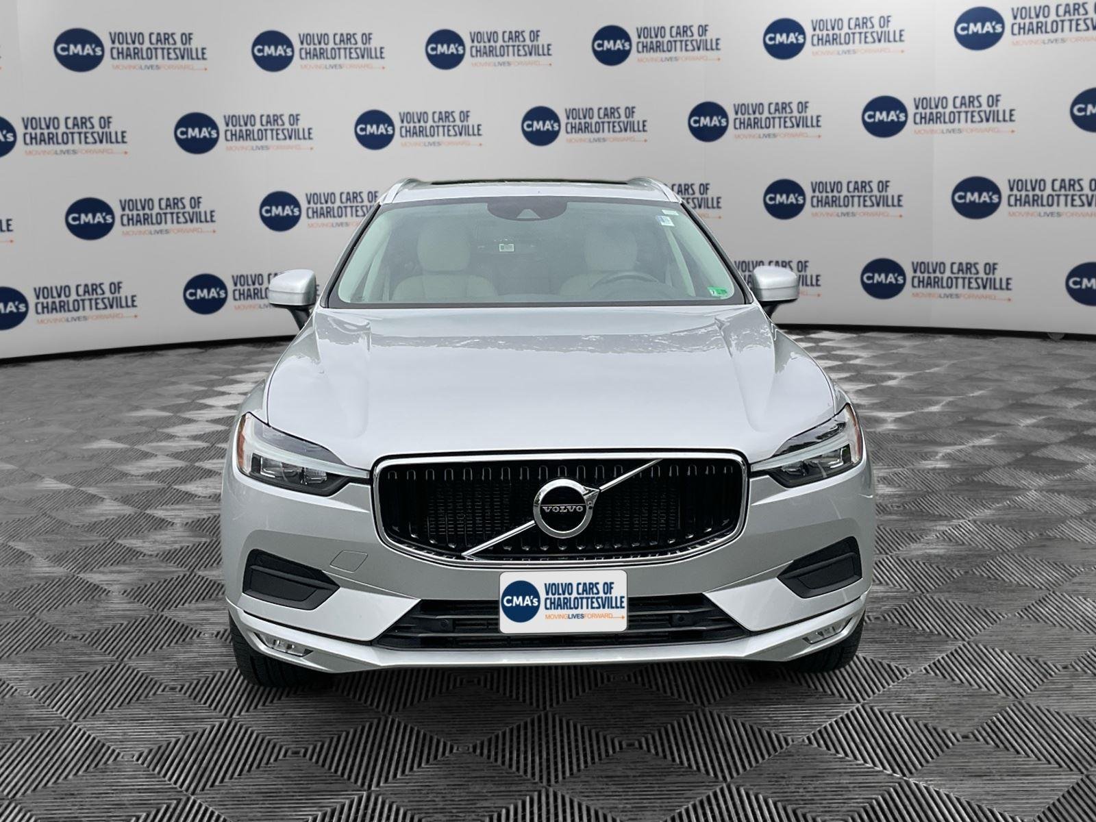 Used 2021 Bright Silver Metallic Volvo Momentum image 8