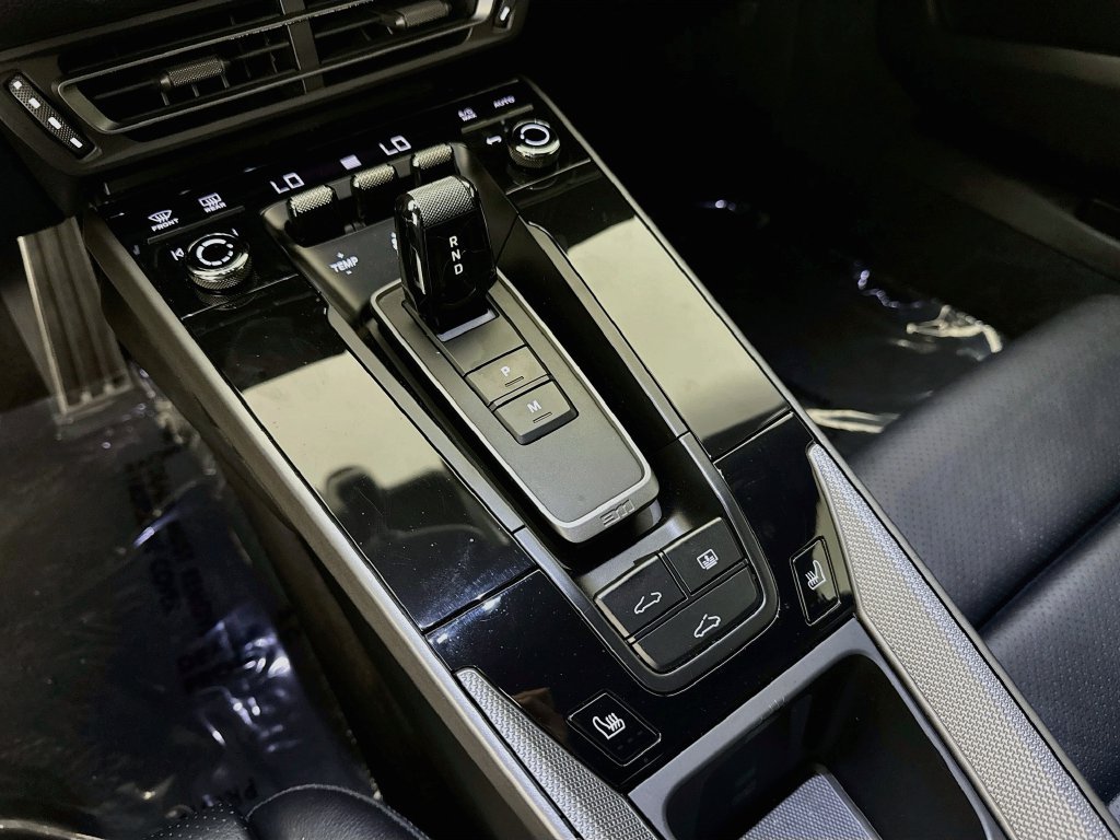Used 2020  Porsche Carrera image 17
