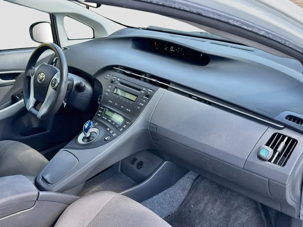 Used 2011 Blizzard Pearl Toyota Two image 30