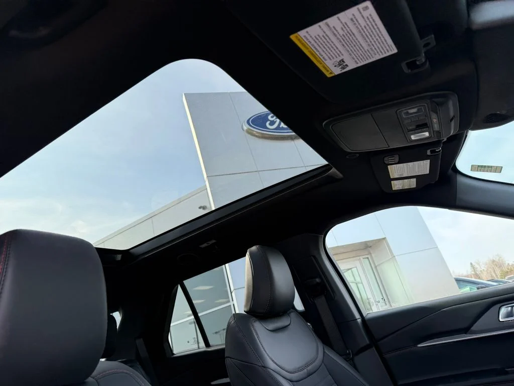 2026 Ford Explorer ST-Line - Photo 16