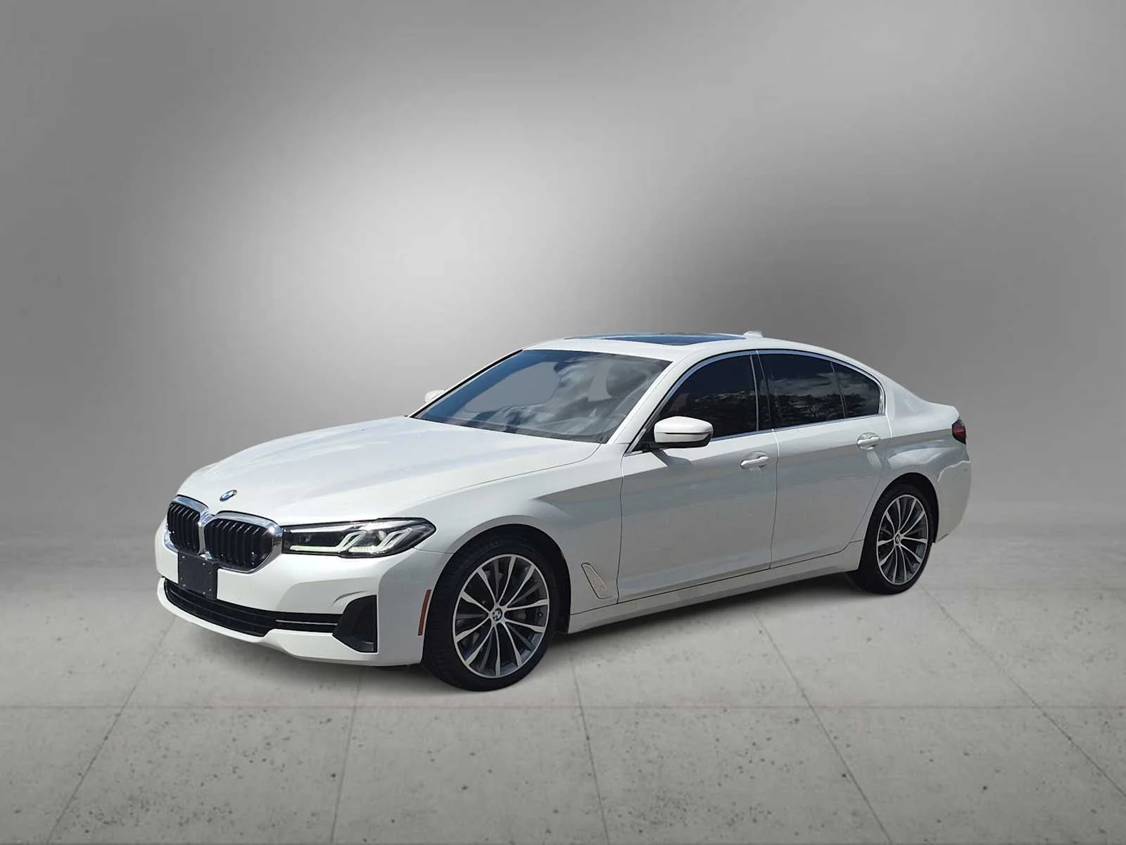 Certified Used 2023 Mineral White Metallic BMW 540i xDrive image 4