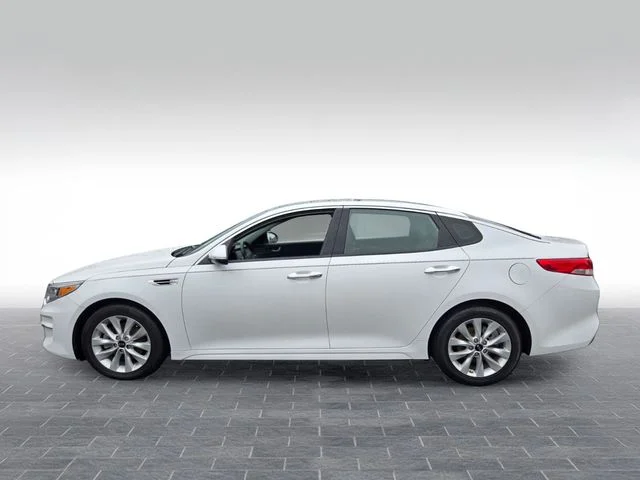 Used 2018 White Kia EX image 4