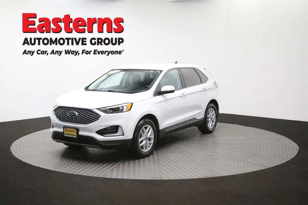 Used 2023 White Ford SEL image 54