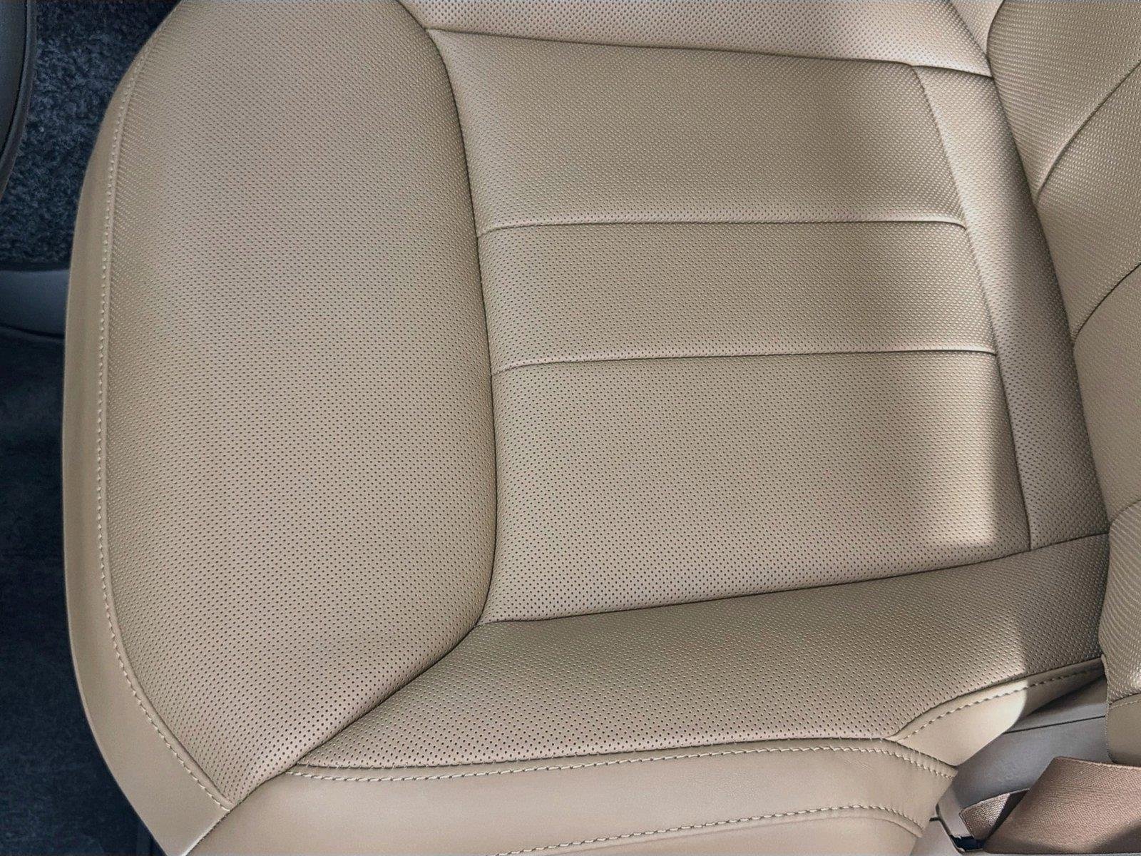 New 2026 Fuji White Land Rover SE image 19