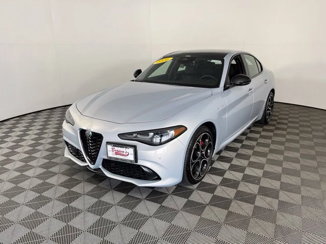 2026 Alfa Romeo Giulia Base - Photo 3