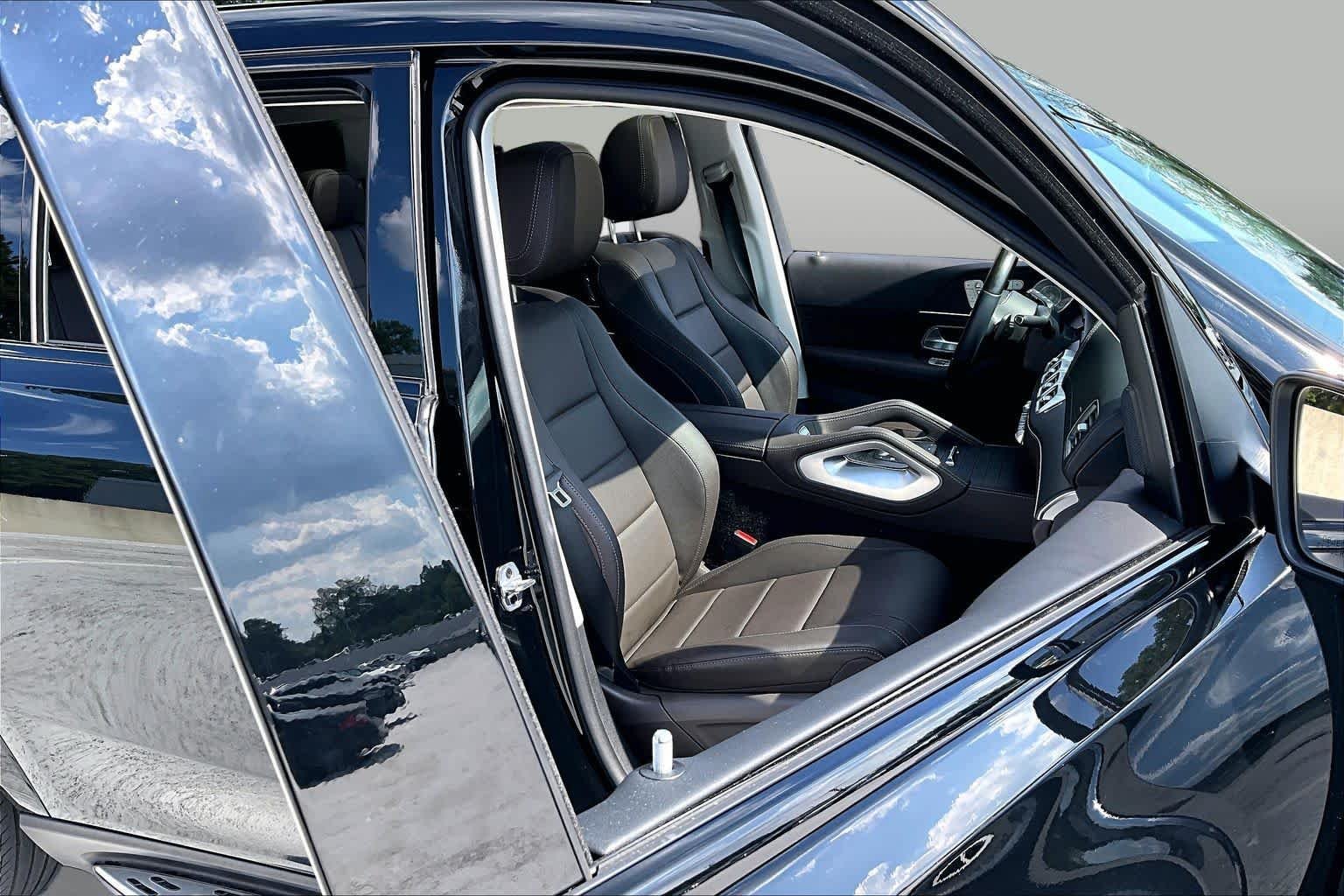 Used 2023 Obsidian Black Metallic Mercedes-Benz GLS 450 image 9