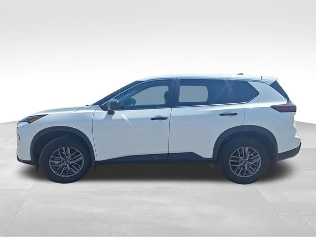 Used 2025 White Nissan S image 4